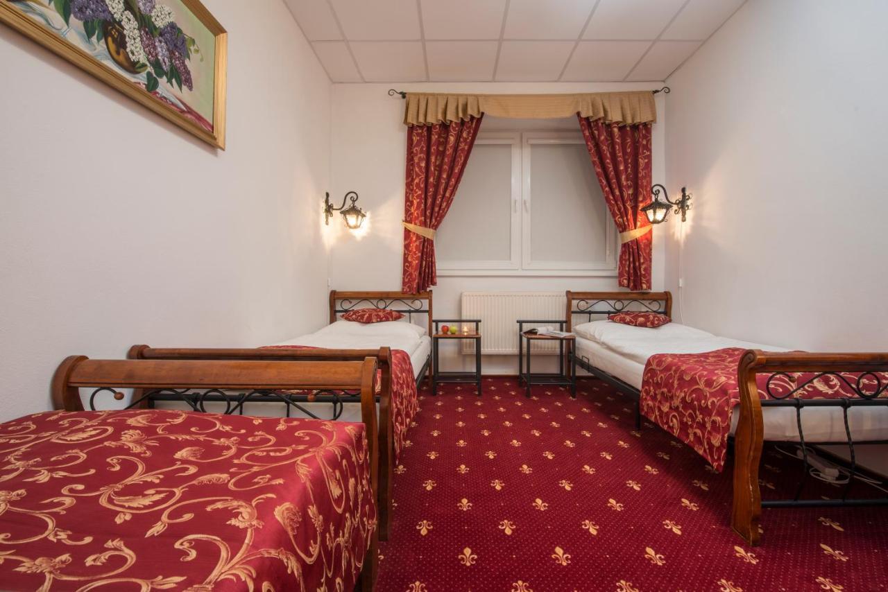 Svatojansky Kastiel Hotel Liptovsky Jan Exterior photo
