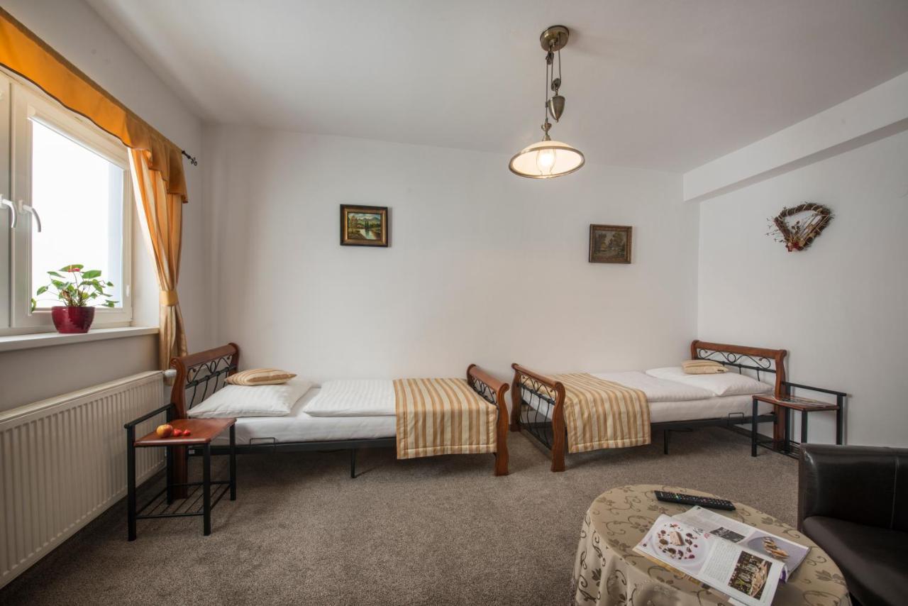 Svatojansky Kastiel Hotel Liptovsky Jan Exterior photo